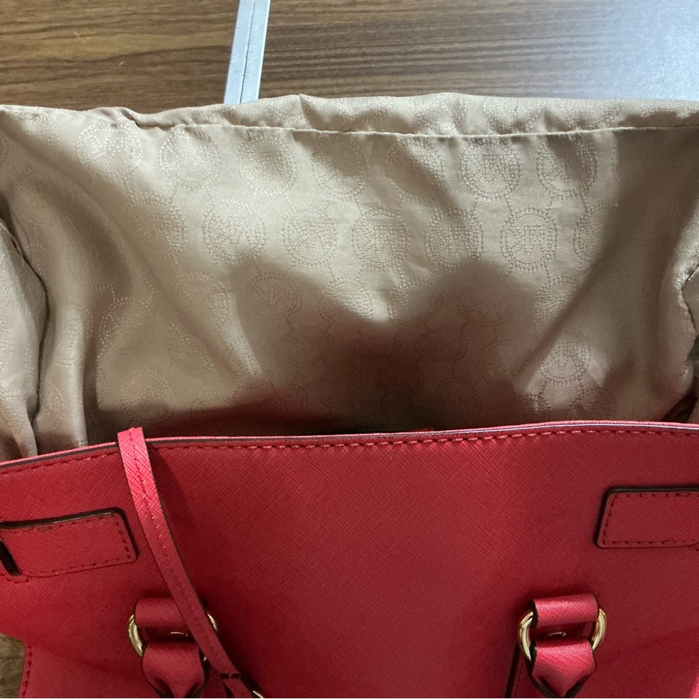 Elegant Red Michael Kors Handbag - Picture 13 of 16